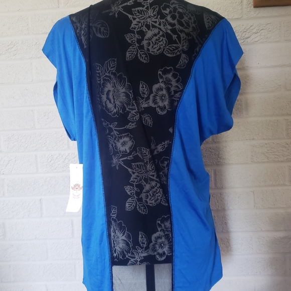 NWT Pink Lotus Athletic Top - Picture 4 of 10